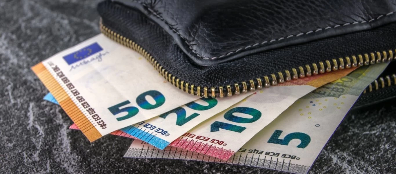 Πόσο θα αυξηθούν οι μισθοί την επόμενη πενταετία - Δείτε αναλυτικά παραδείγματα